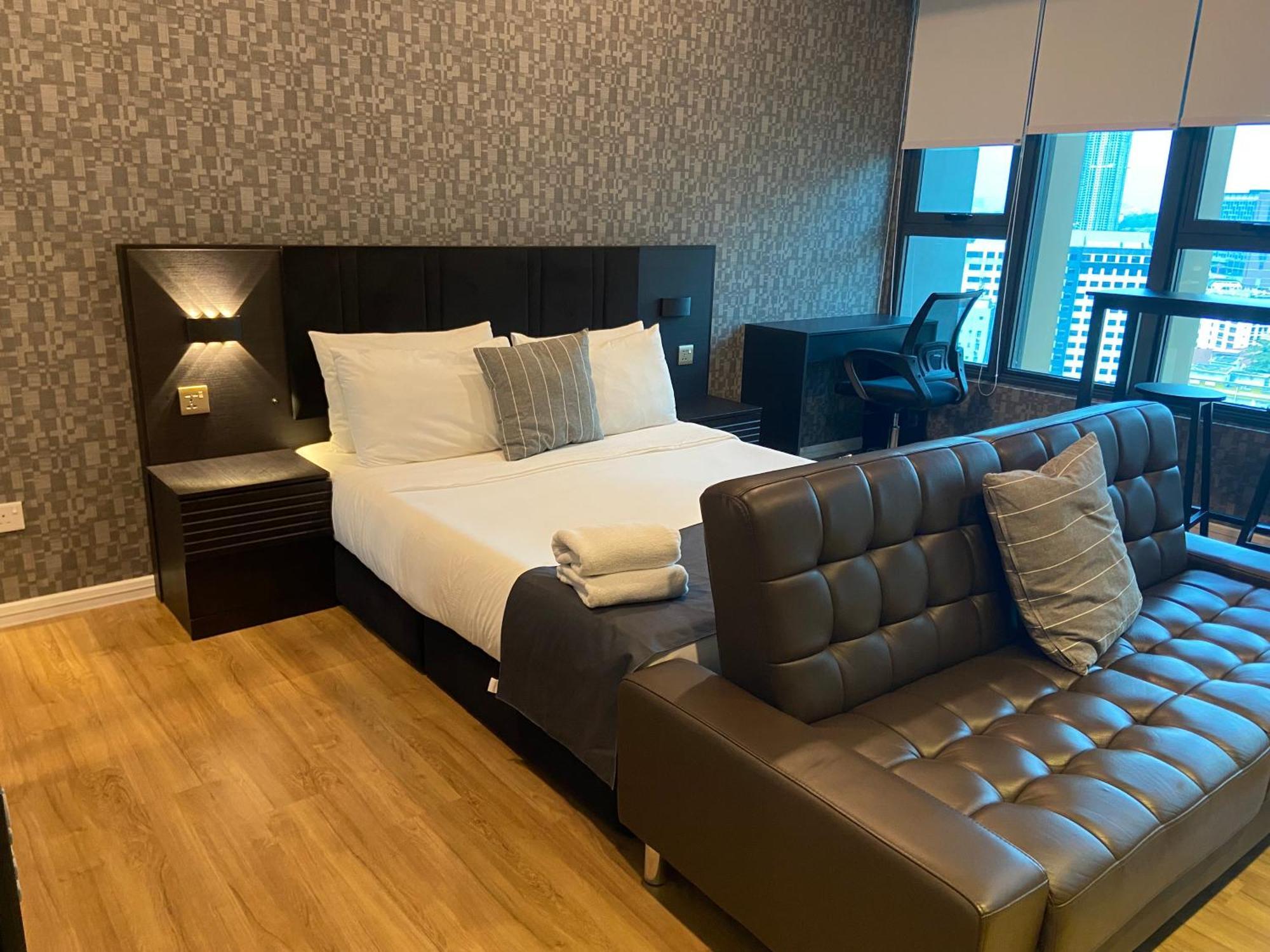 Ceylonz Suites Klcc By Staybliss Kuala Lumpur Bagian luar foto